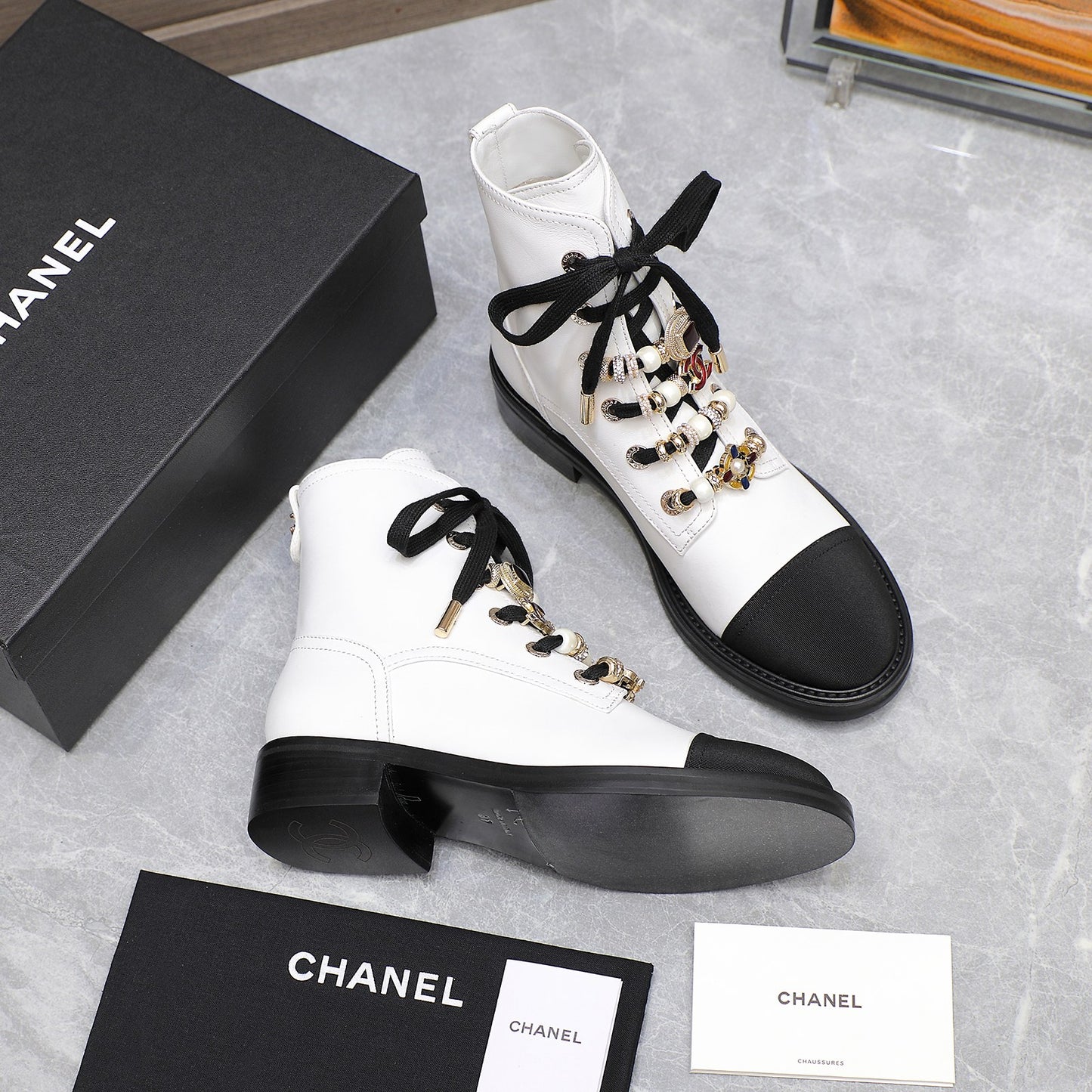 CNL24 new Martin boots decorated with double C pearl gem heavy metal buckle 0724090503