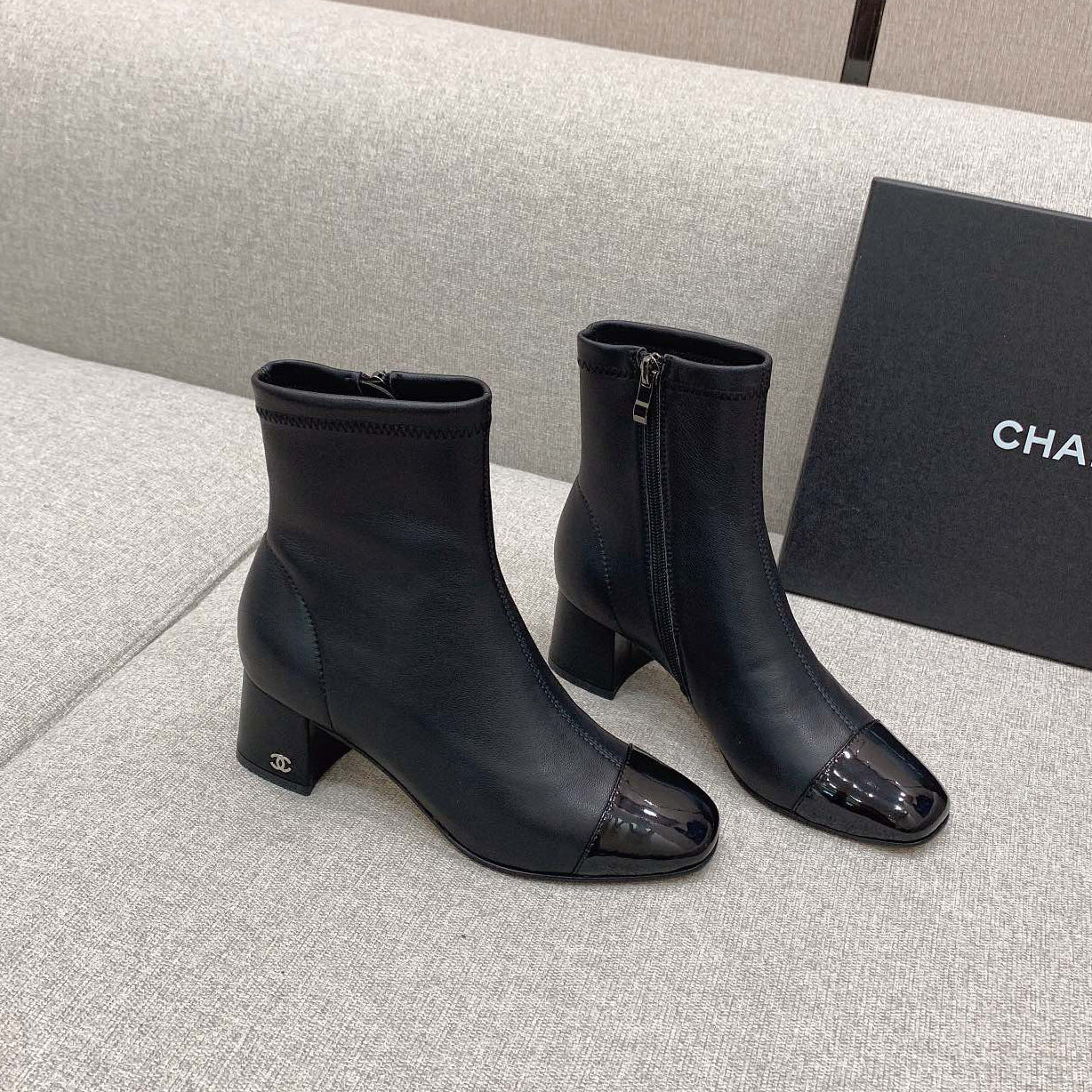 Classic chunky heel ankle boots XC1823090202