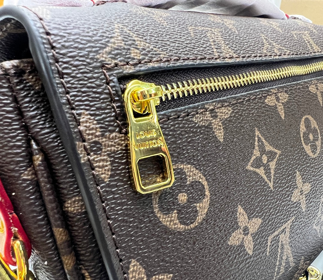 East West Métis messenger bag