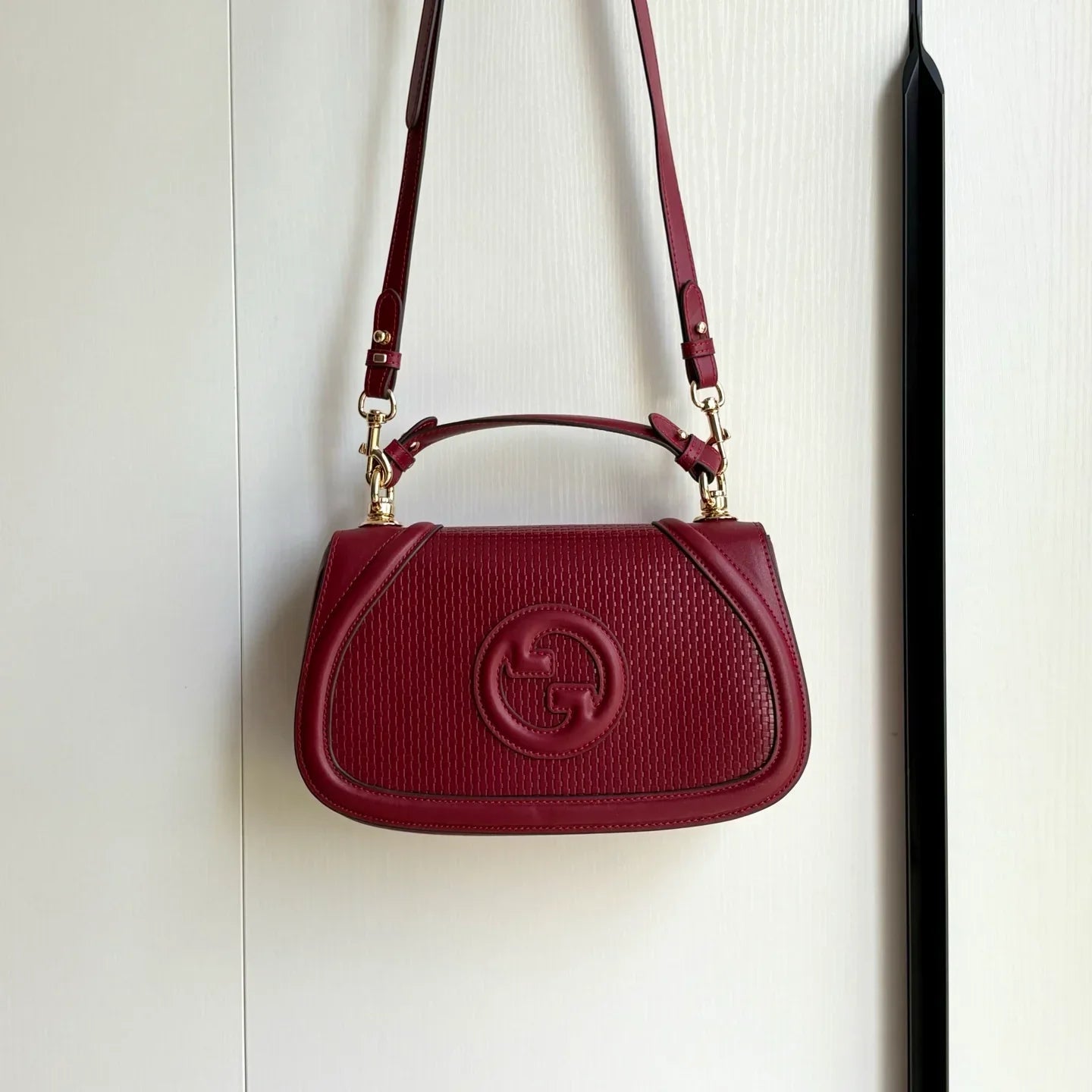 New Saddle Flap Woven Bag 1025043003
