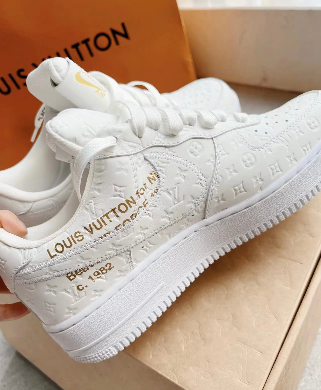 Three-party joint leather embossed sneakers XC1623071702