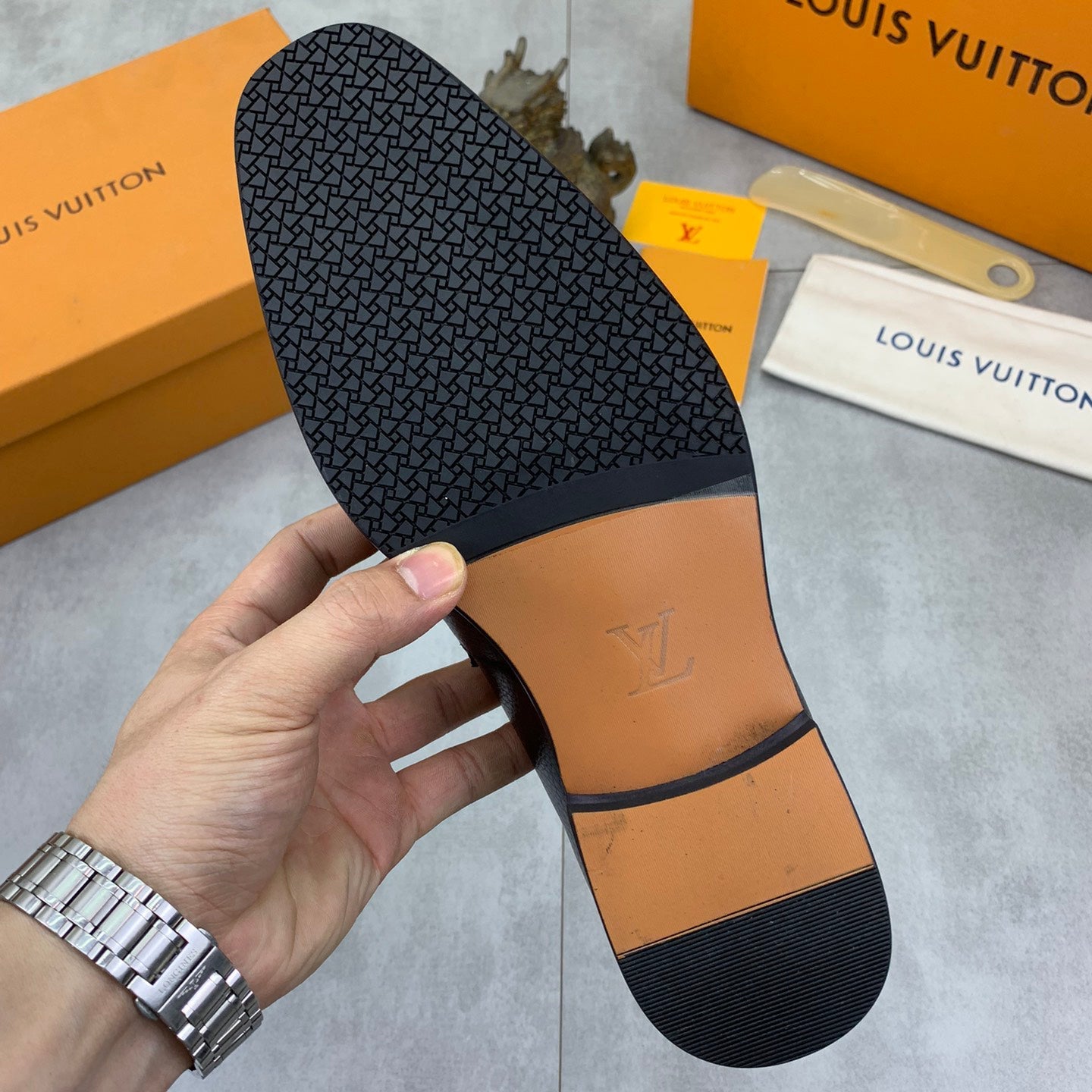 Calfskin leather shoes 1824070301