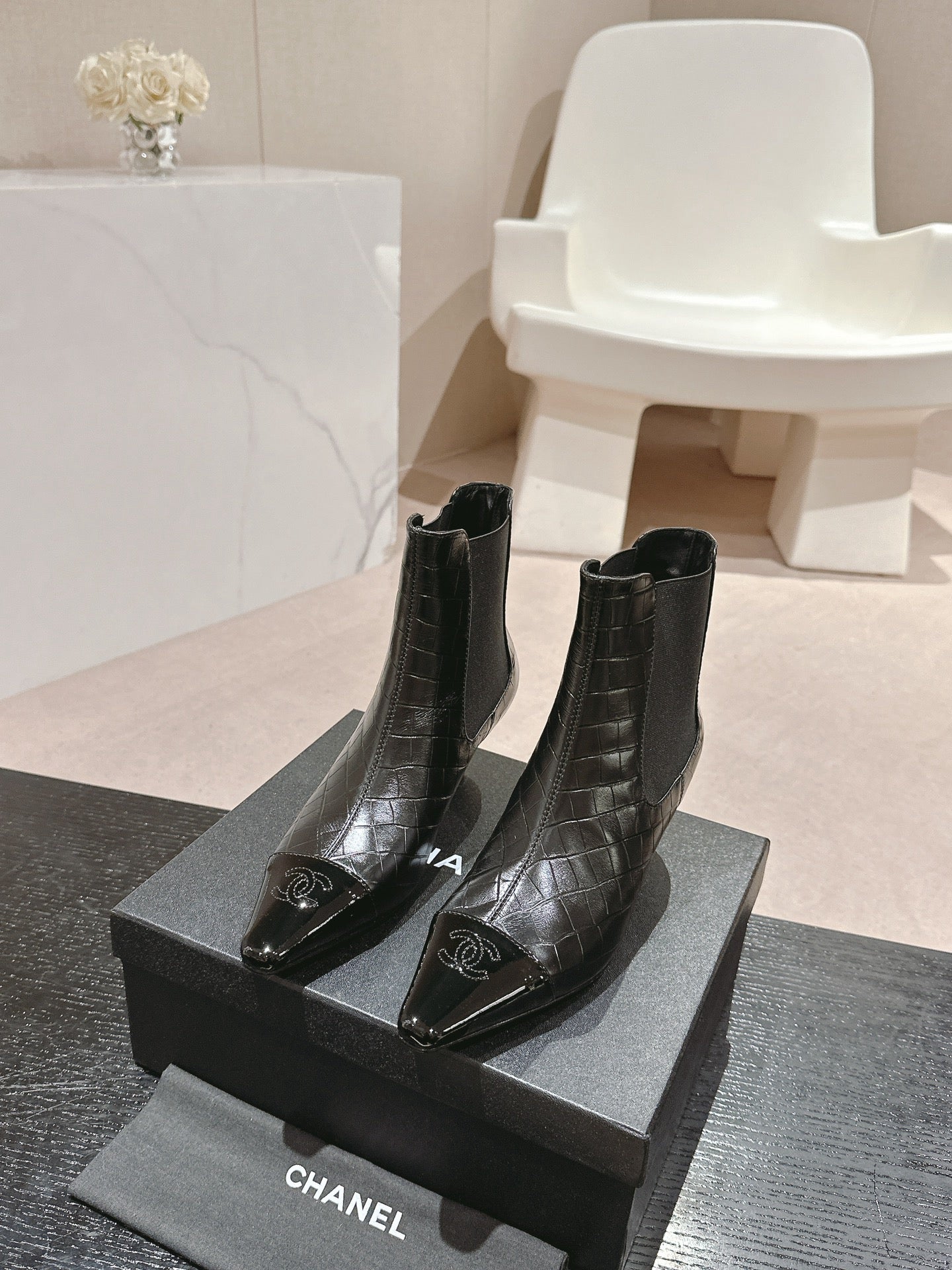 CNL Fashionable Leather Booties 0724101801