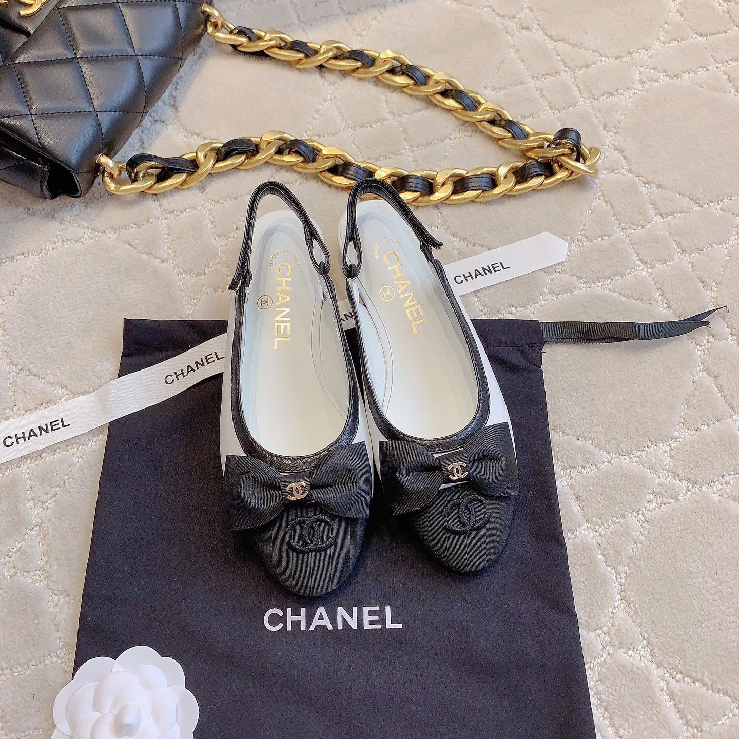 The latest catwalk style bow half package flat sandals 1824041601