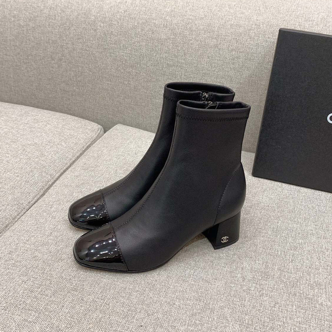 Classic chunky heel ankle boots XC1823090202