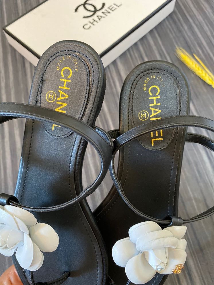 Flat sandals XC0123072817