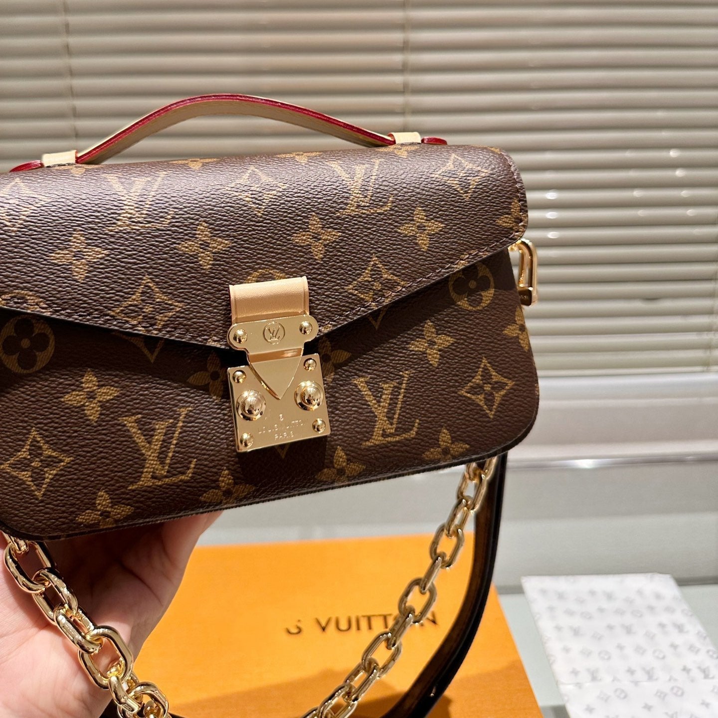 Postman small chain bag XC1823092601