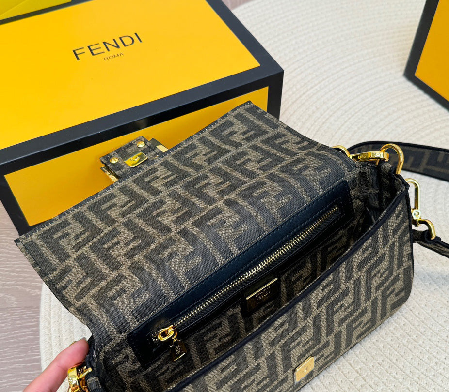 FD Baguette bag1824061110