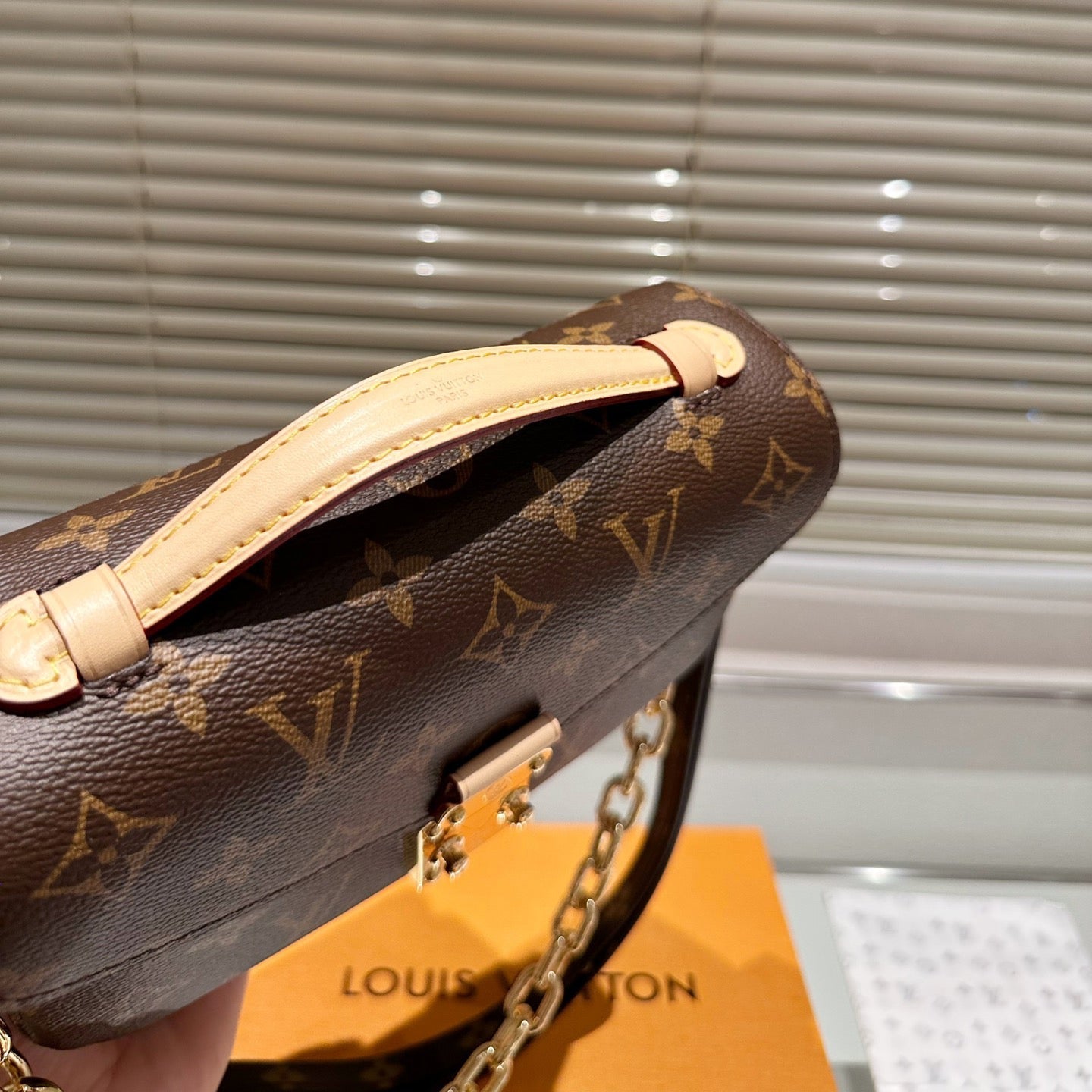 Postman small chain bag XC1823092601