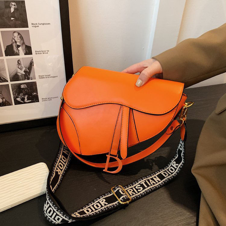 2023 new fashion casual saddle bag PD10062502