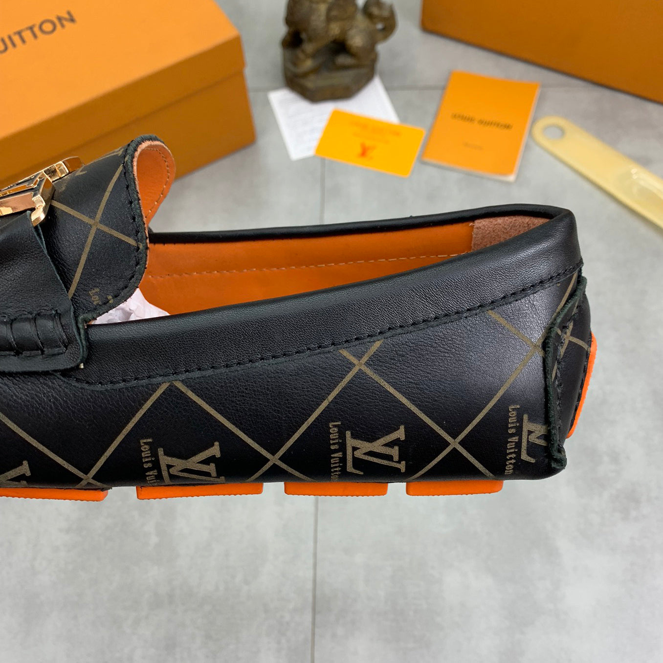 New High Grade Fashion V Logo Men's Loafers XC1823111403