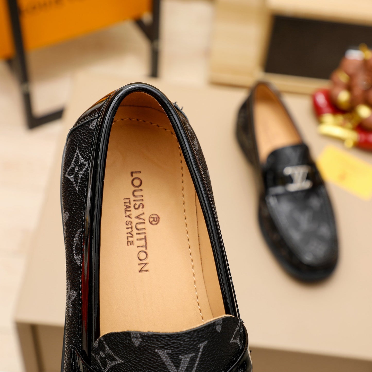 V print fashion leather shoes 0724050603