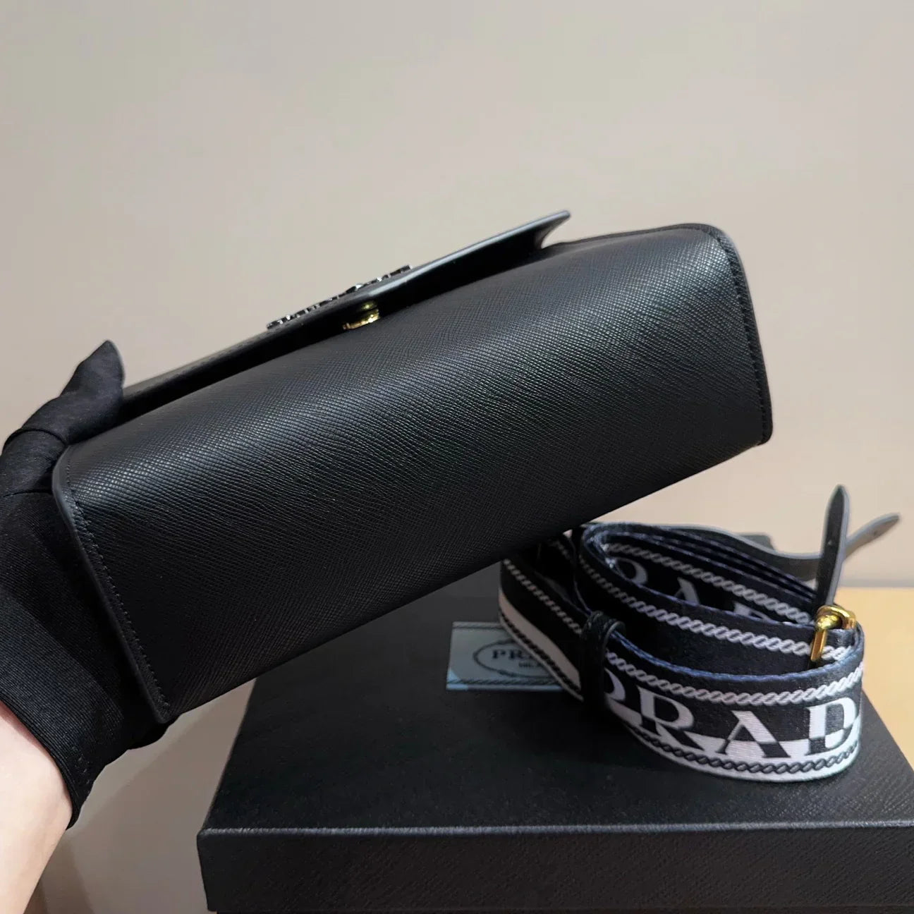 Colorblocked mono crossbody bag 1025070403