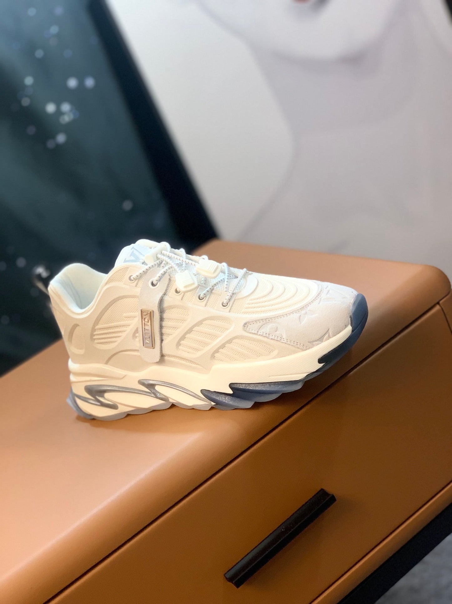 White casual fashion men's and women's thick-soled sneakers