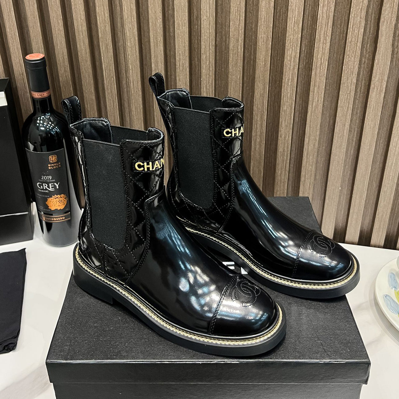 23 New fashion booties XC1823081603