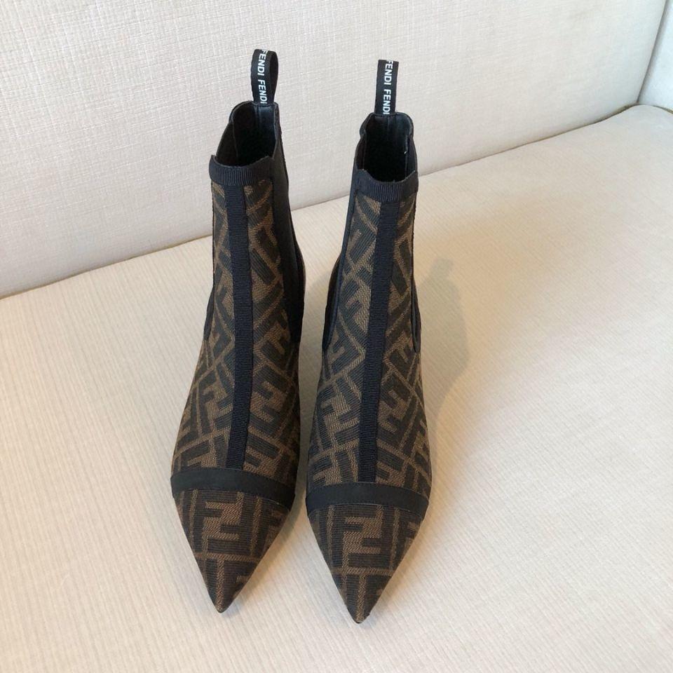 Pointed Toe Fashionable and Versatile High Heels 0823112308