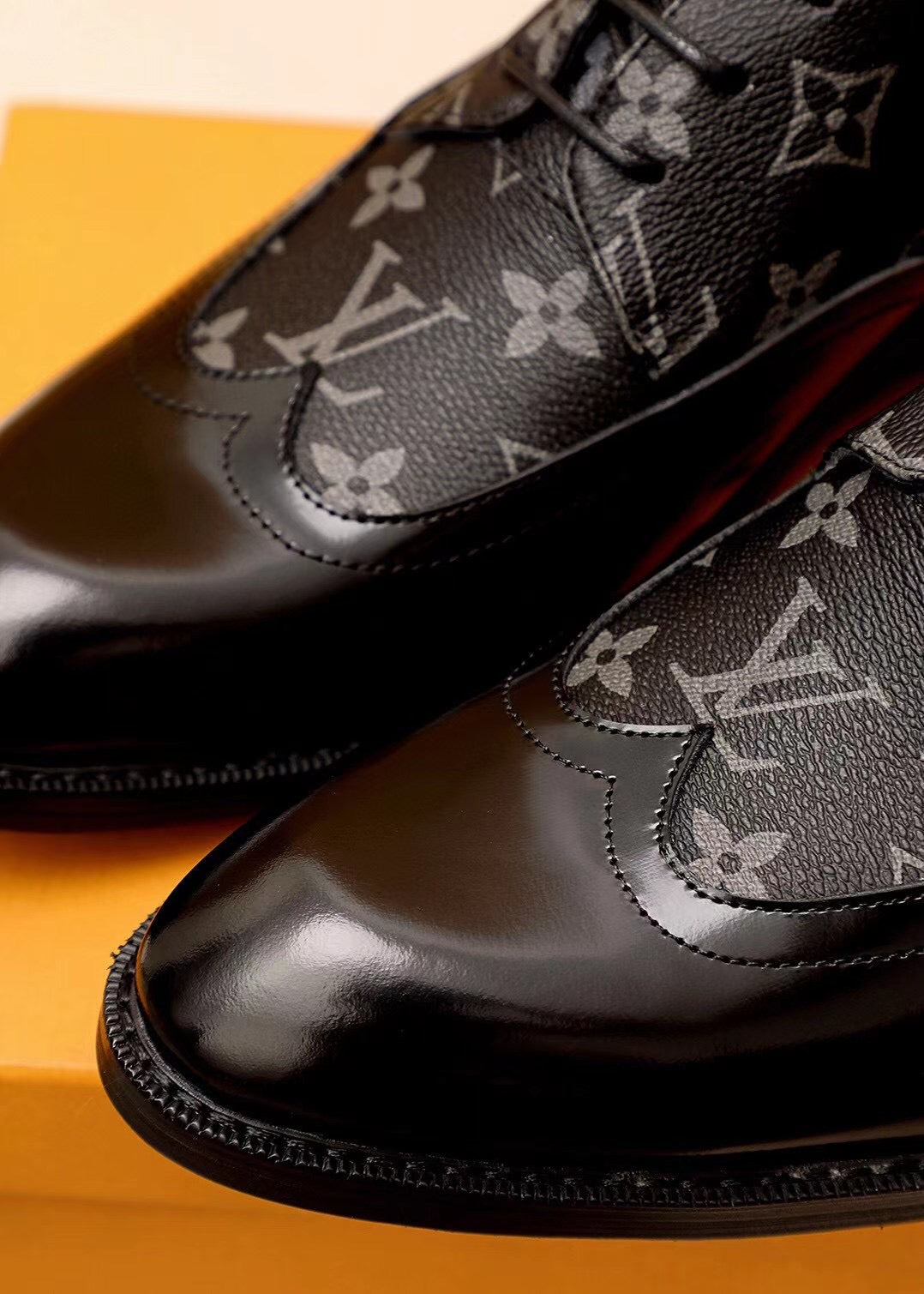 Luxury letter patent leather high-heeled classic Derby shoes