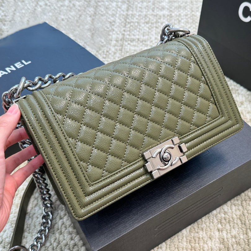 Quilted Caviar Silver Lock Bag 1824050305