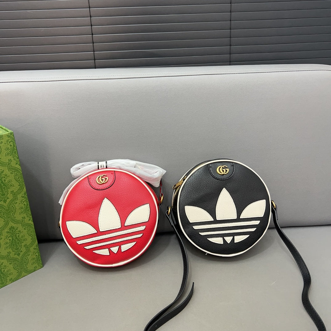 Co-branded round bag crossbody bag 1824042108