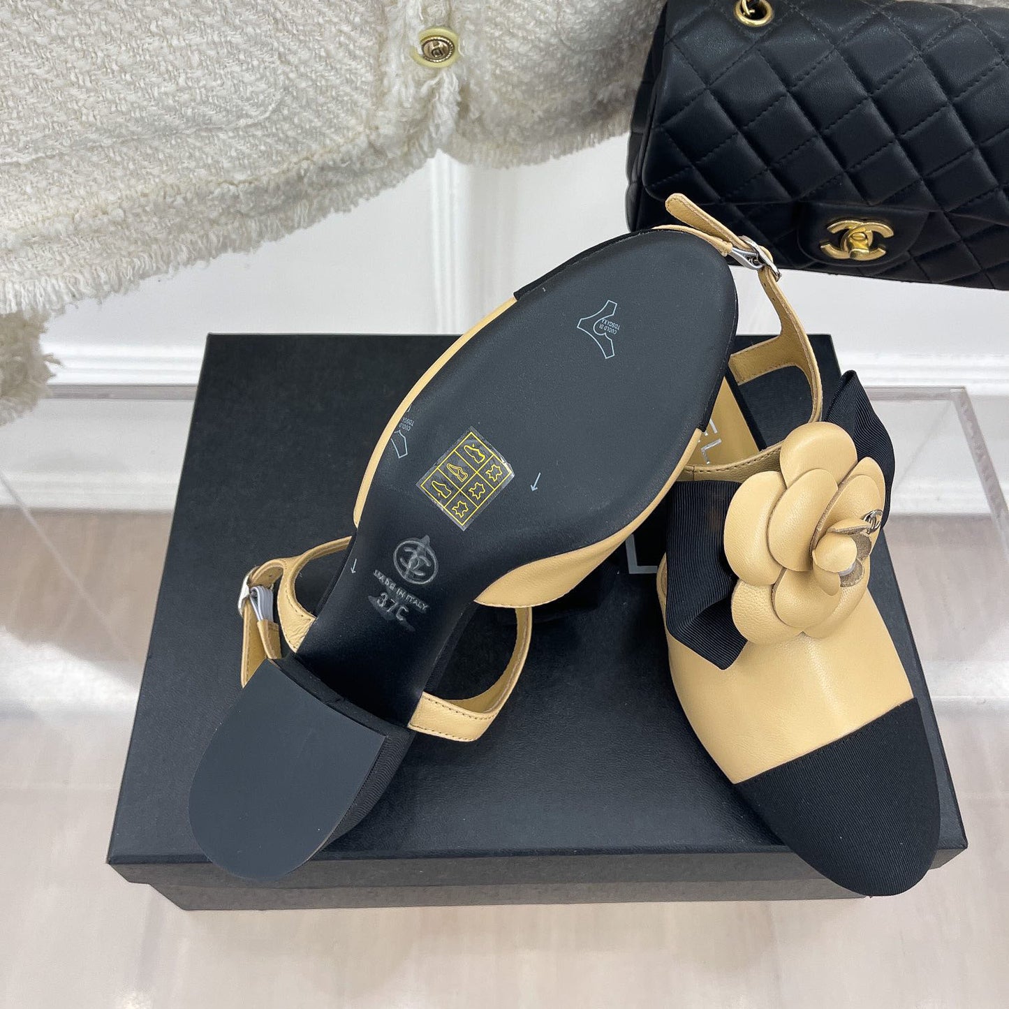 Fashion Versatile Camellia Thick Heels High Heels 1023120404