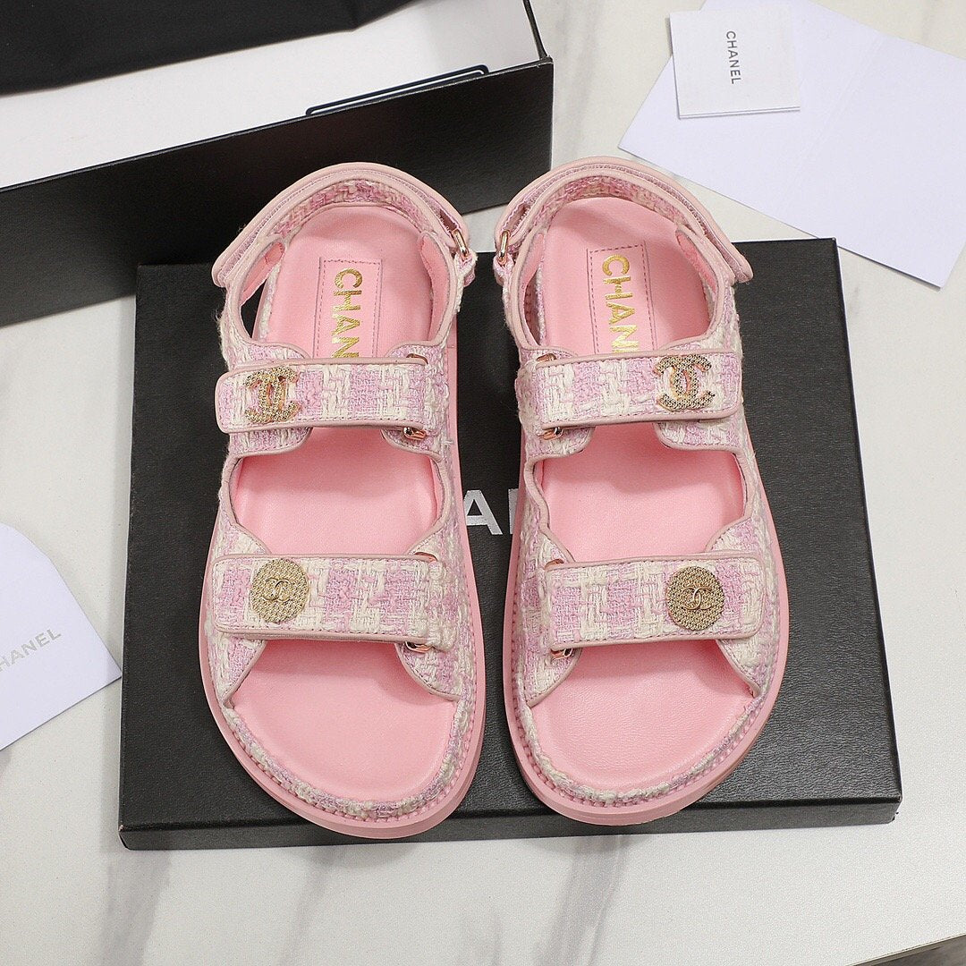 New fashionable and versatile sandals 1024022313