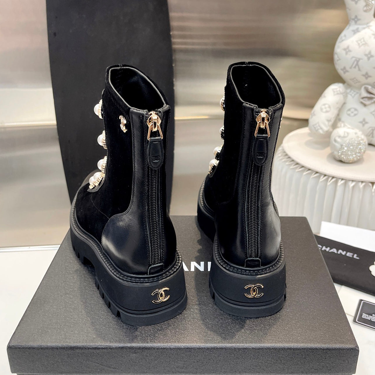 Pearl metal buckle boots XC1823100501