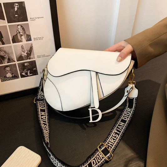 2023 new fashion casual saddle bag PD10062502