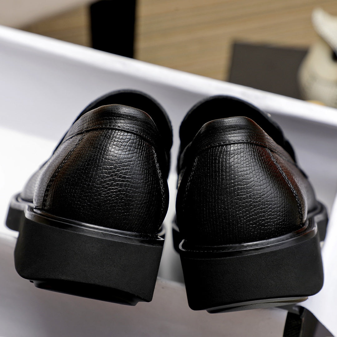 PR Triangle logo loafers 1824091314