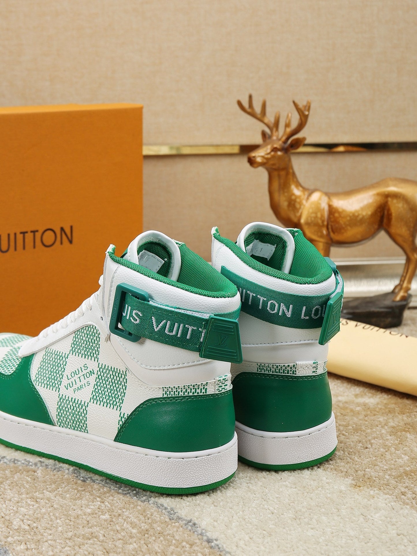 LV High-top sneaker 1825052106