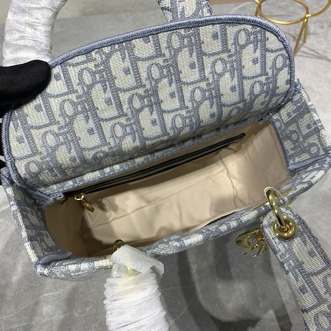 Alphabet Diana Bag XC16053101