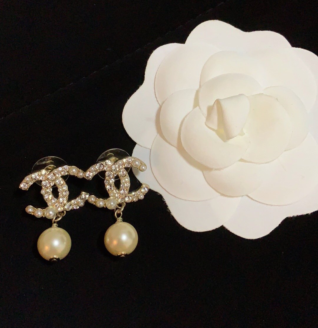 Pearl Pendant Earrings