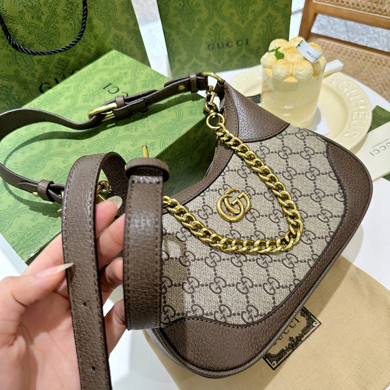 Fashion new messenger bag CWT1023081028