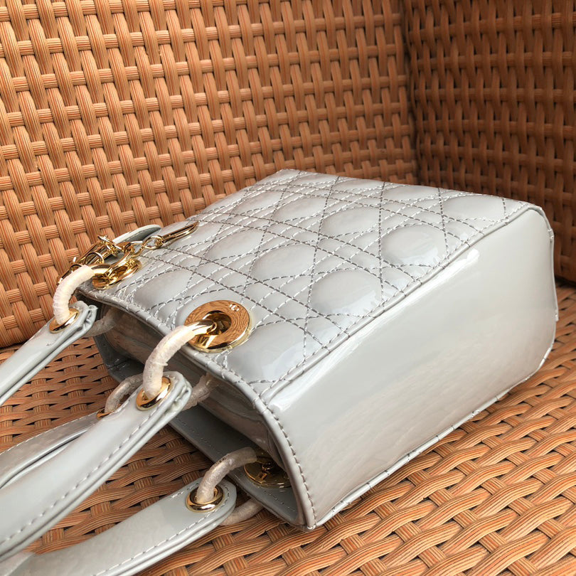 Classic patent-leather Diana bag XC16053102