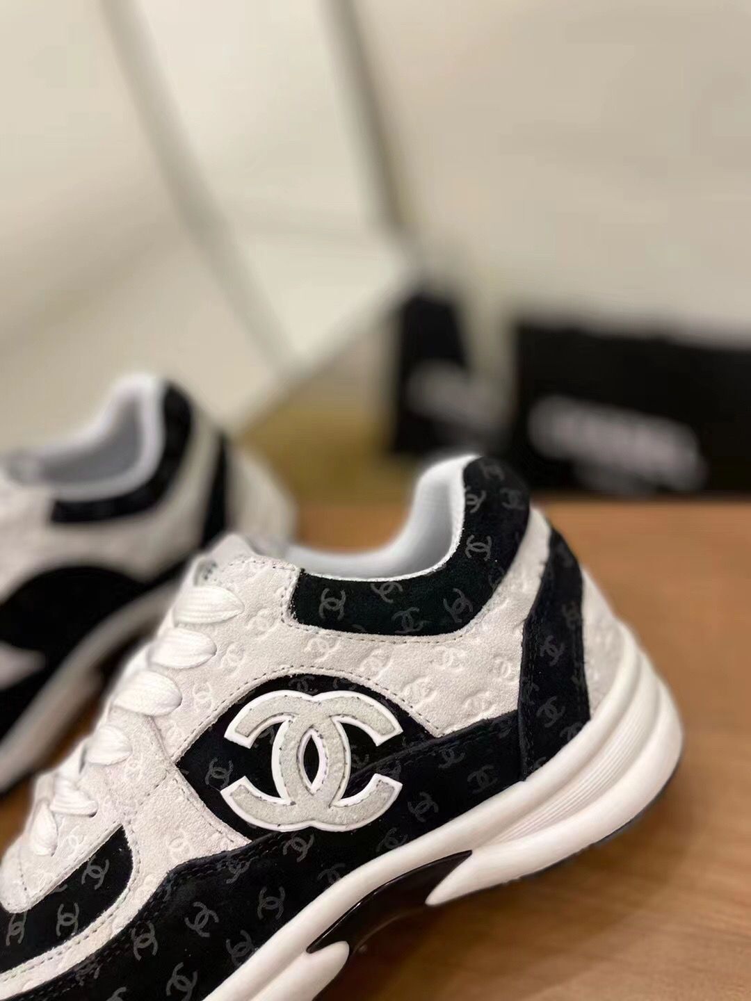 Black And White Panda Embossed Sneakers 0123121301