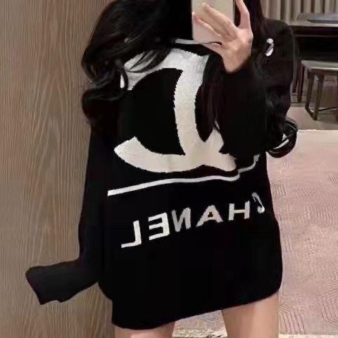 Black And White Contrast Color Letters Jacquard Temperament Loose Long Sweater 10240301YF11