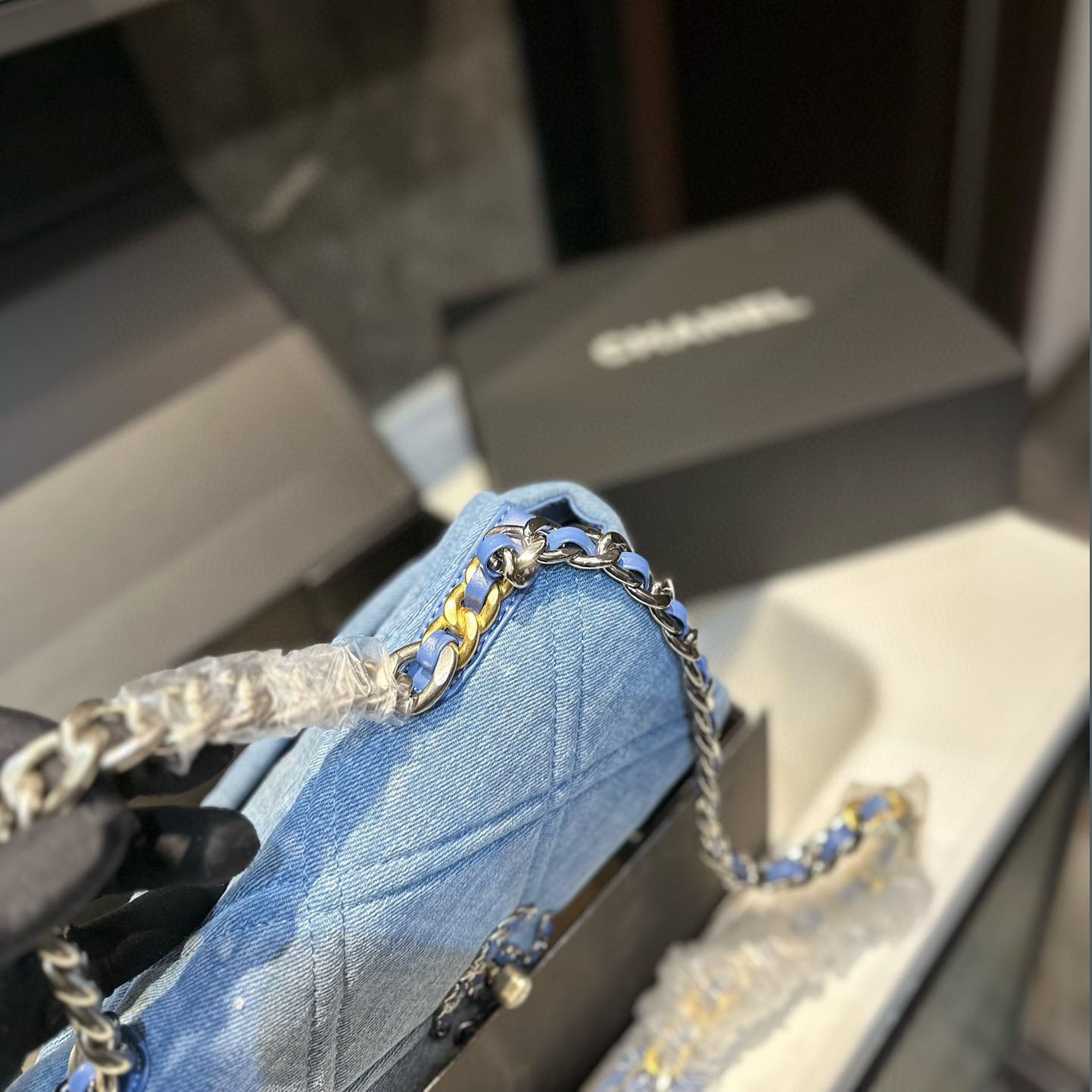 CHL 24 Spring Show Shoulder Bag XC24100303