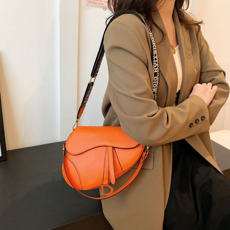 2023 new fashion casual saddle bag PD10062502