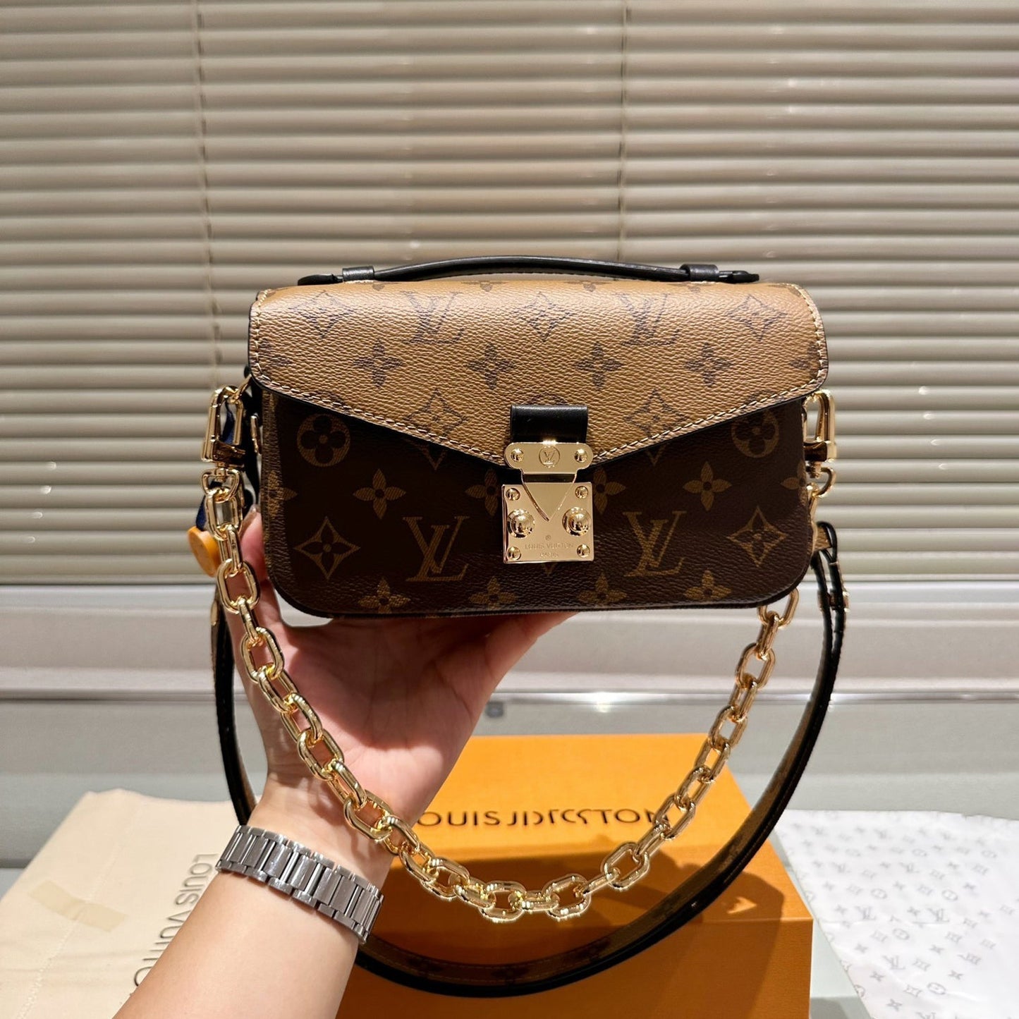 Postman small chain bag XC1823092601