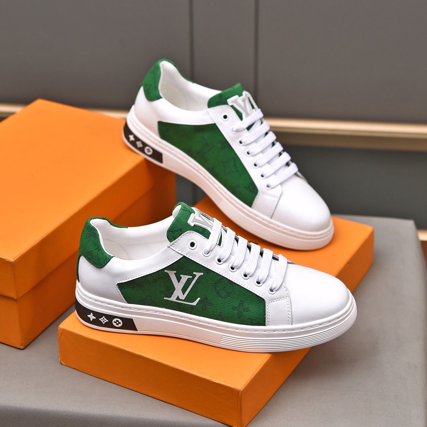 New splicing fashion laceup sneakers