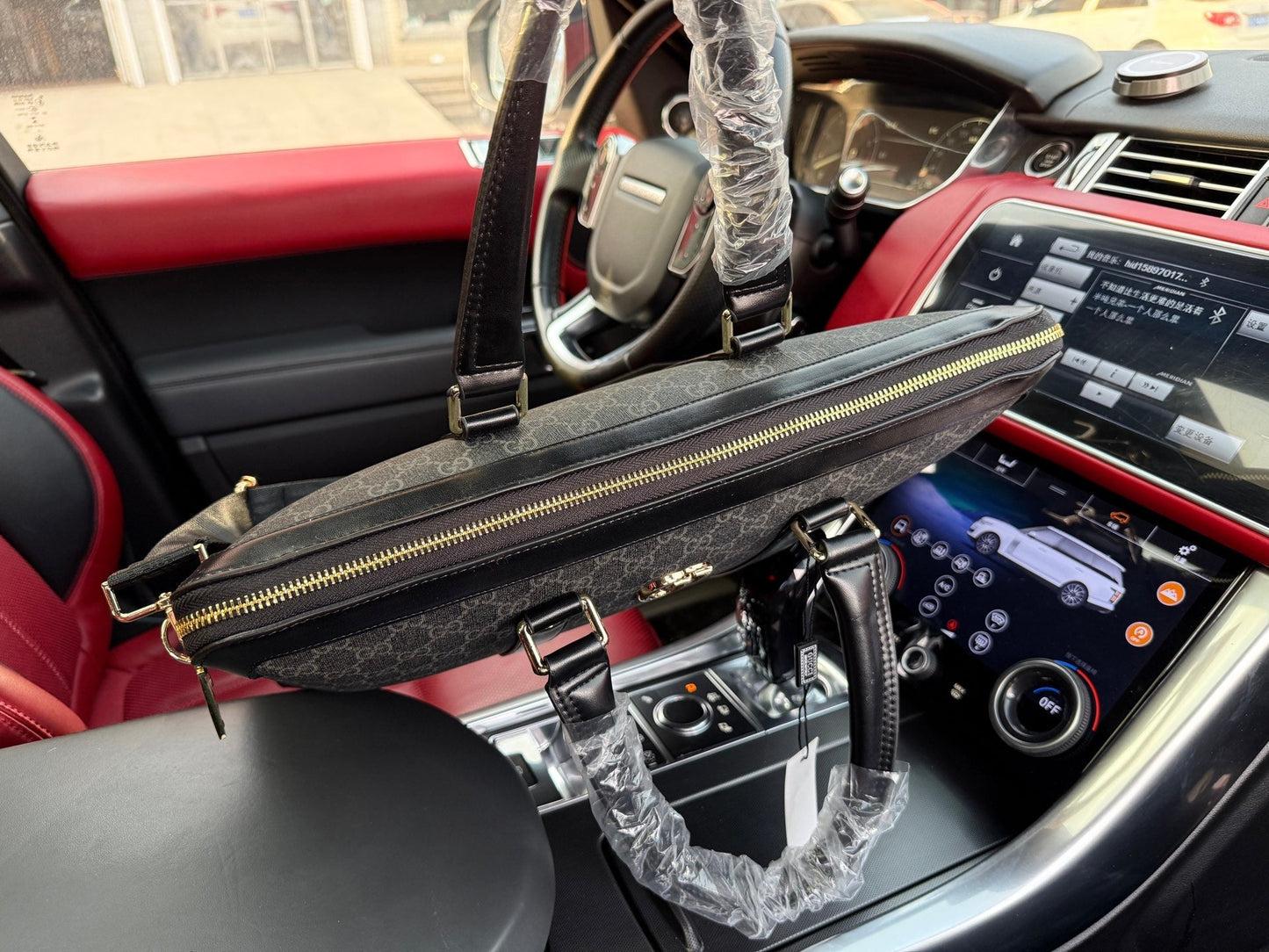 GG briefcase 1825040109