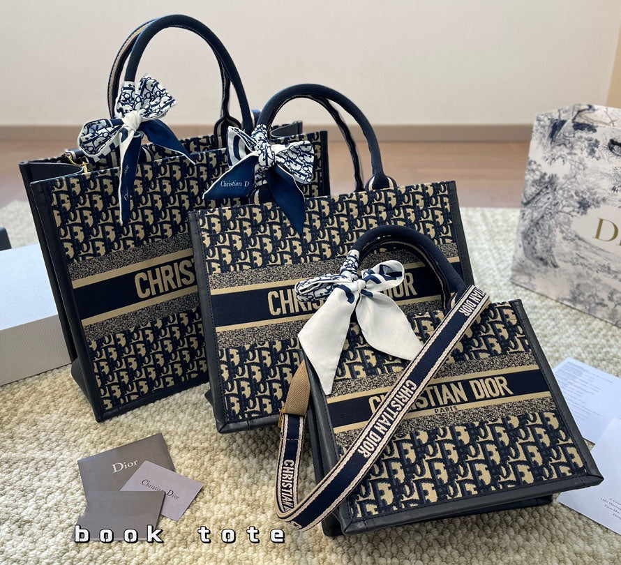 D book tote bag 1824082609