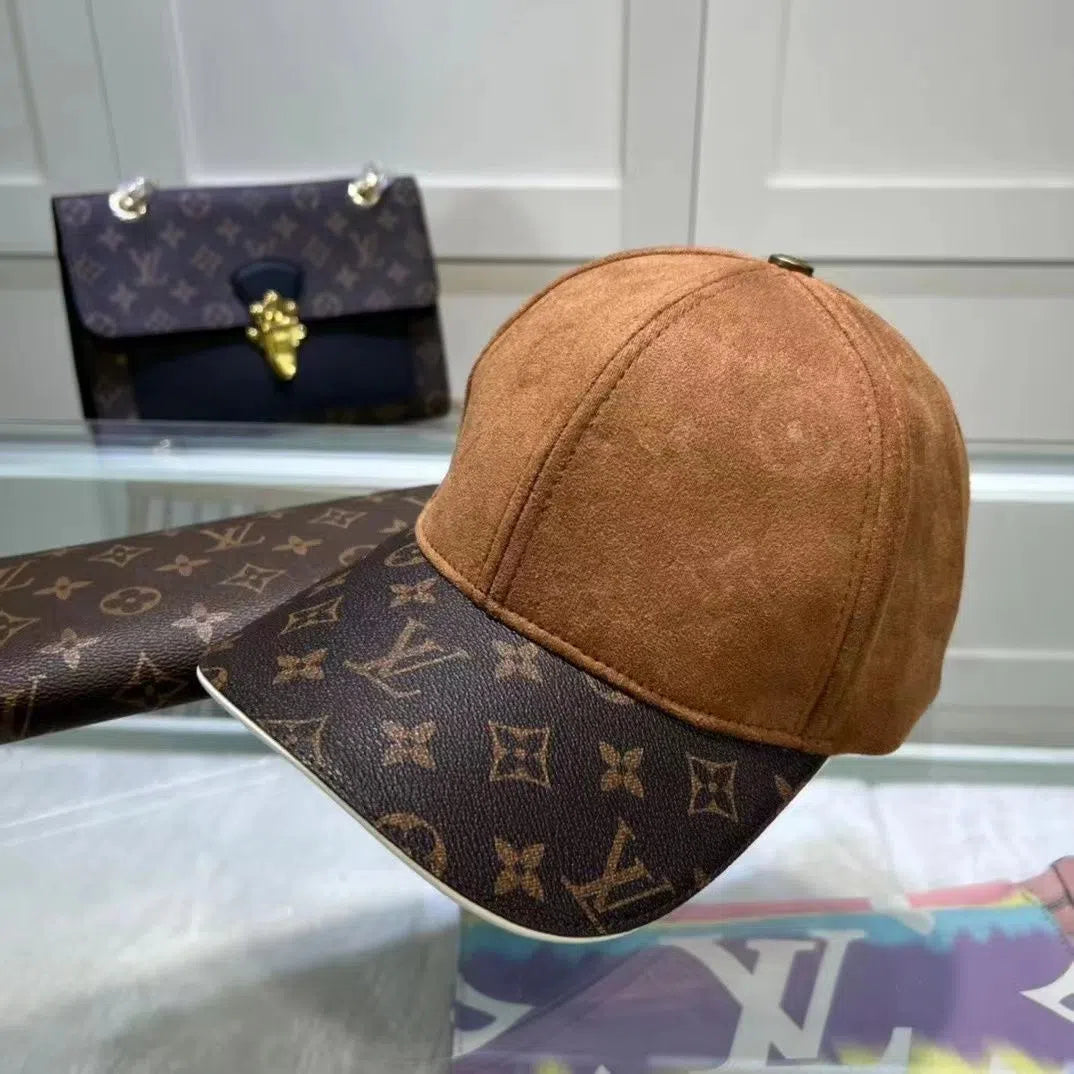 Explosive printed letters hard top baseball cap high-end retro big head peaked cap Europe and the United States big trend sunscreen net red