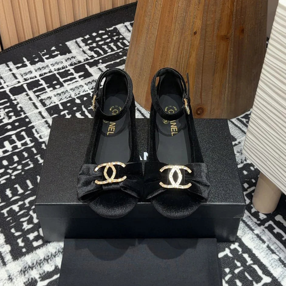 Butterfly Knot Double C Diamond Velvet Single Shoes 1024101510