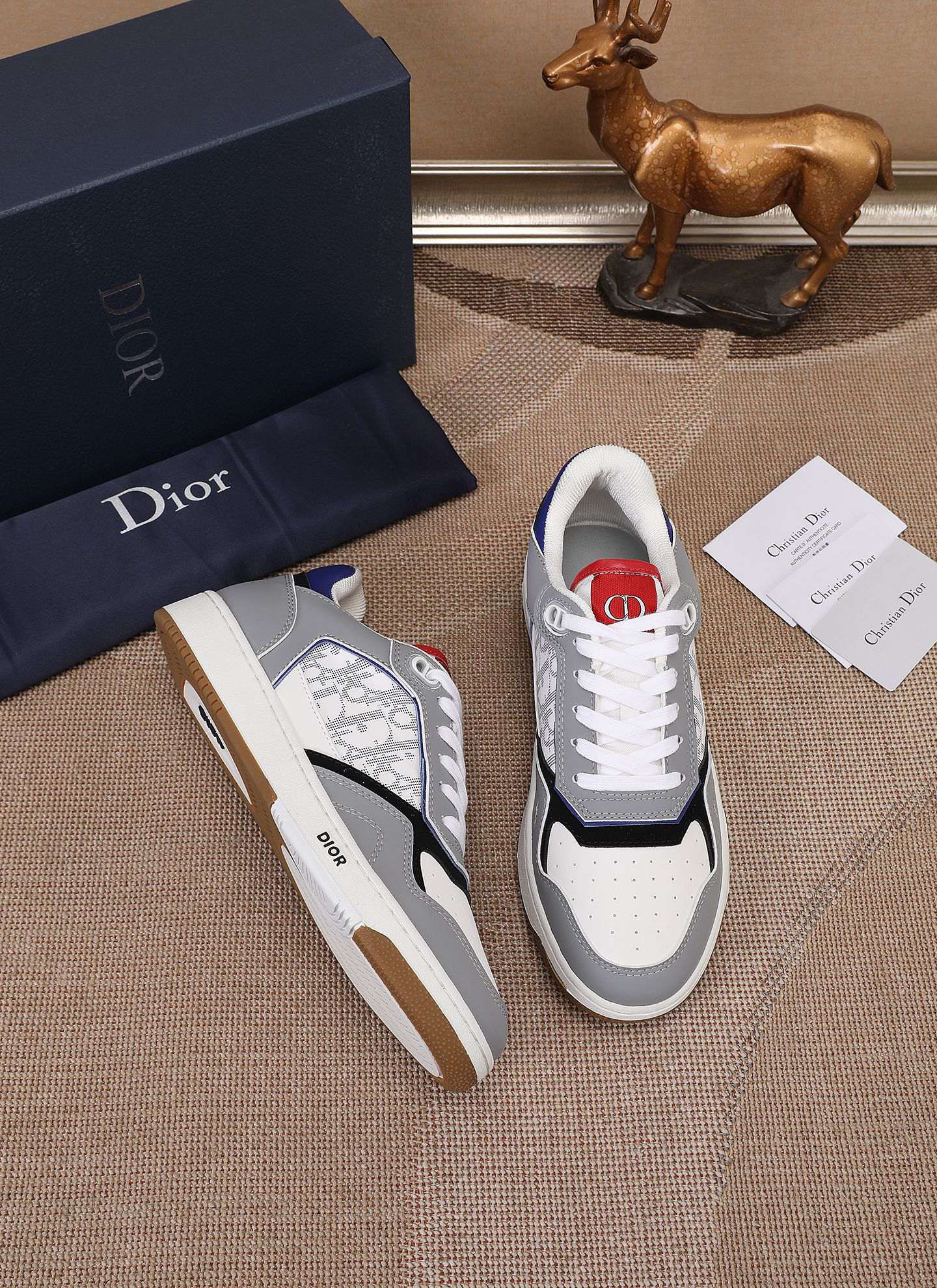 CD B27 Low Top Oblique Sneaker 1825052704