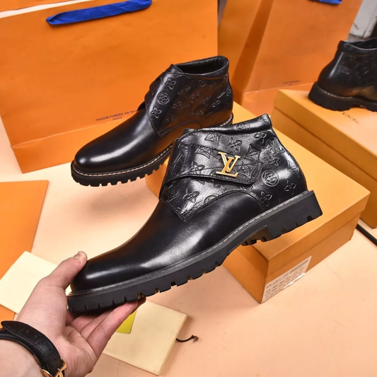 Black V Classic Logo Fashion Boots
