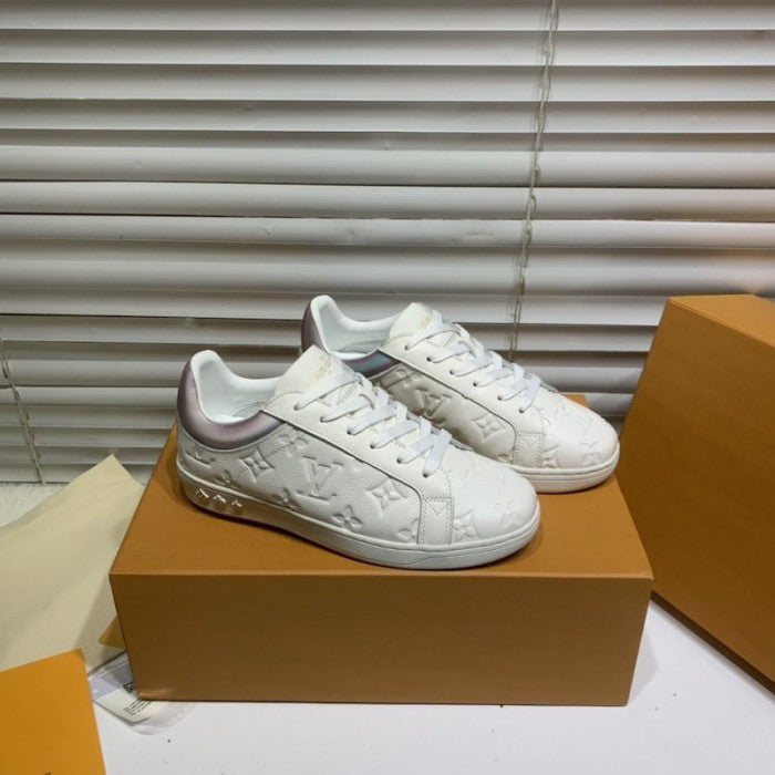 New fashion and versatile sports shoes for men and women WB1023110808