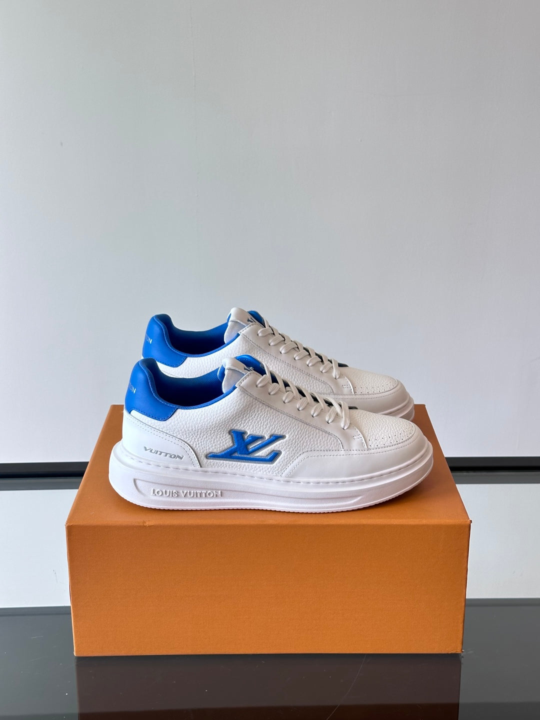 LV  Beverly Hills Sneaker 1825052108