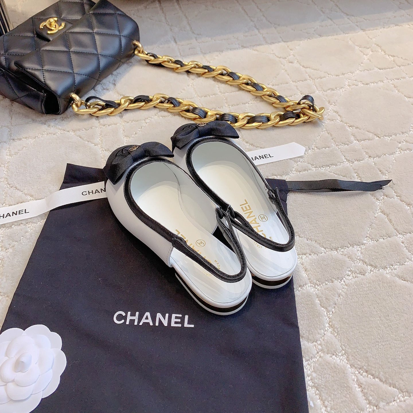 The latest catwalk style bow half package flat sandals 1824041601