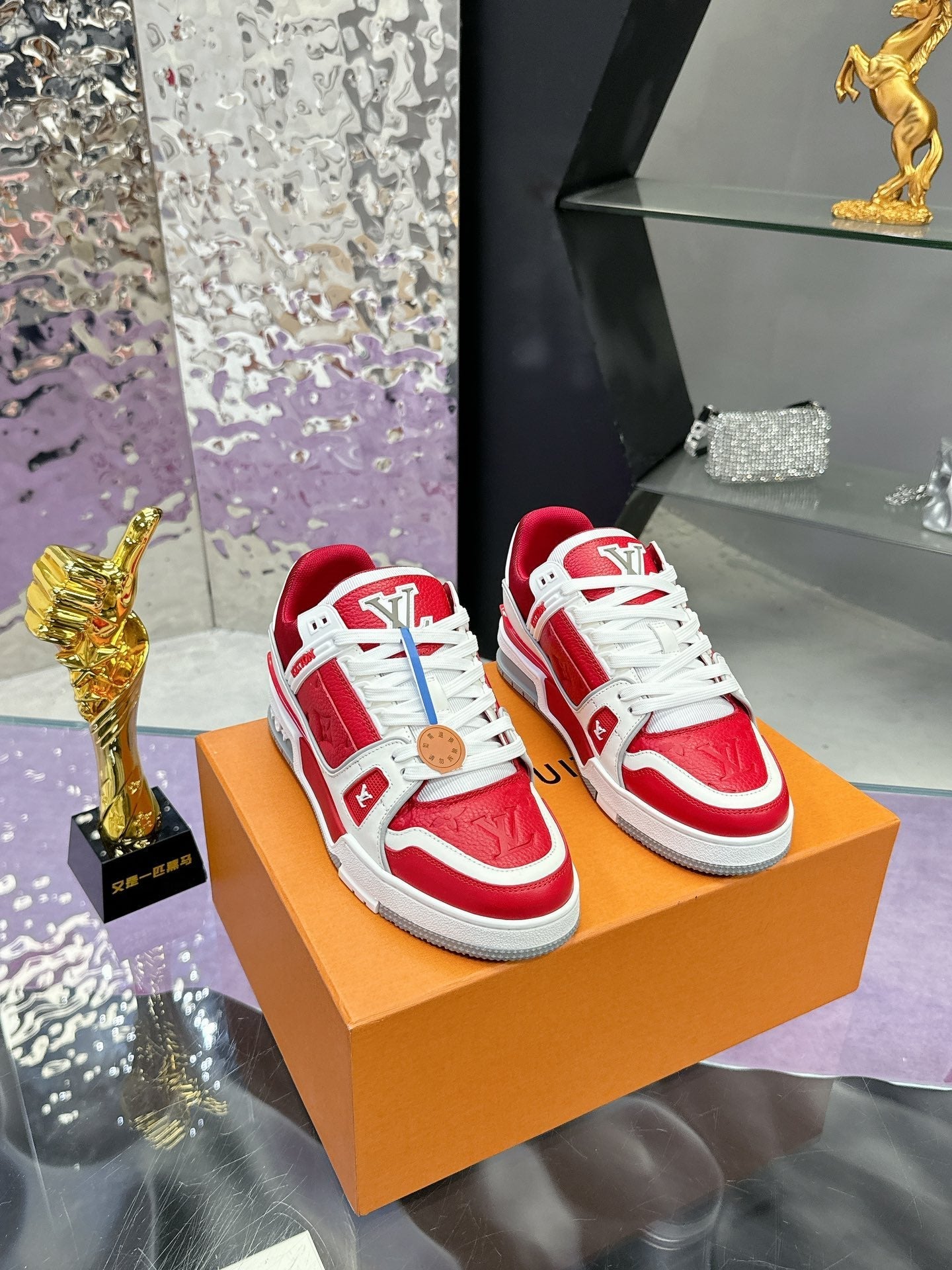 LV Trainer Sneaker 1824120914