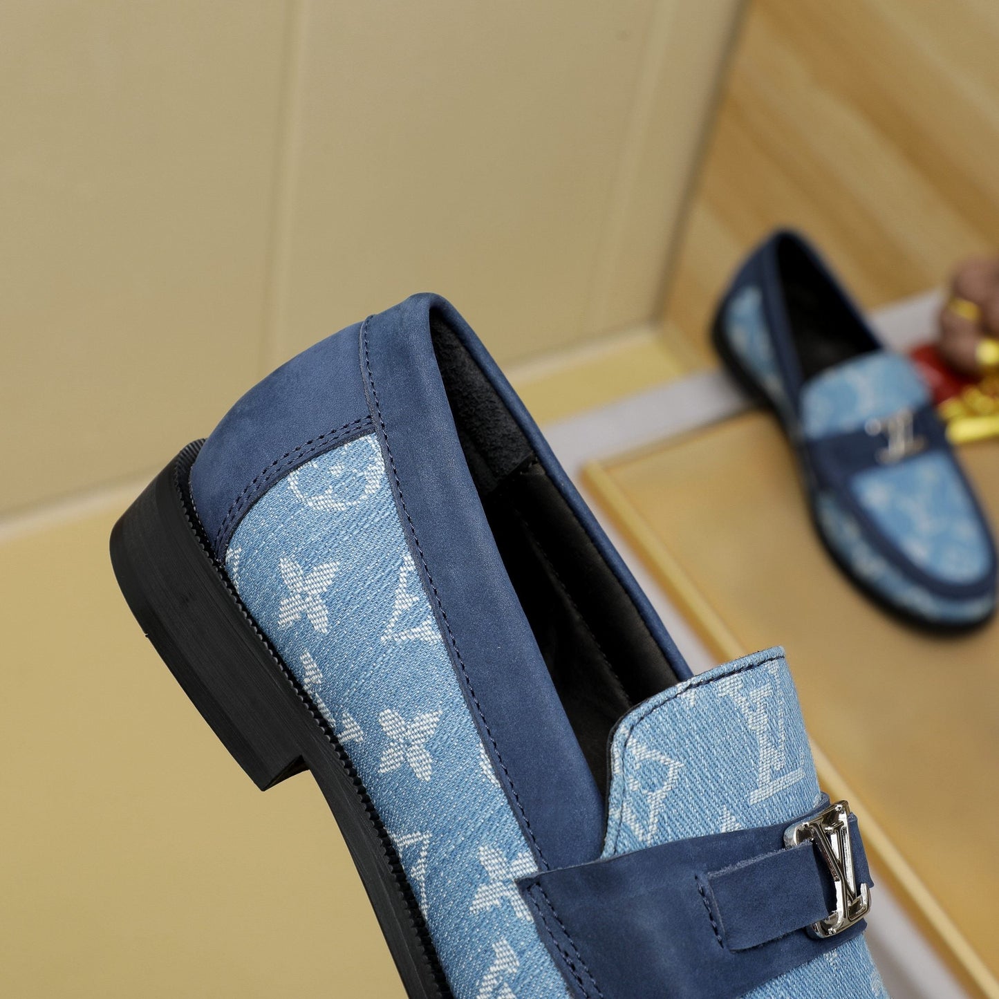 LV Major Loafer 1824102218